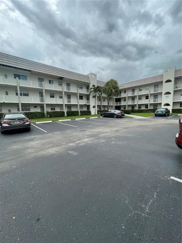 $1,700 | 8515 Sunrise Lakes Boulevard, Unit 102 | Sunrise Lakes