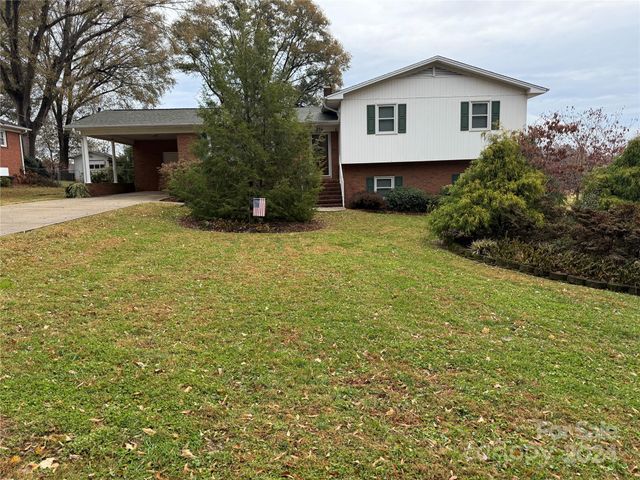 $349,900 | 214 Starview Lane | Northeast Gastonia