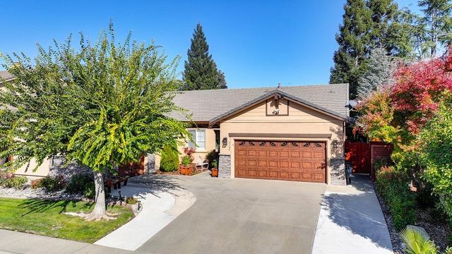 $825,000 | 7184 Ludlow Drive | Quail Glen