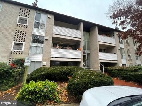 $230,000 | 5616 Bloomfield Drive, Unit 204 | Valley Park Condominiums