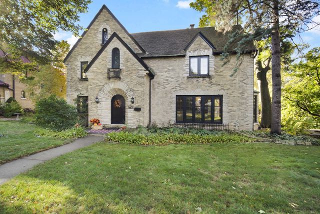 $699,000 | 6211 West Washington Boulevard | Washington Highlands Historic District