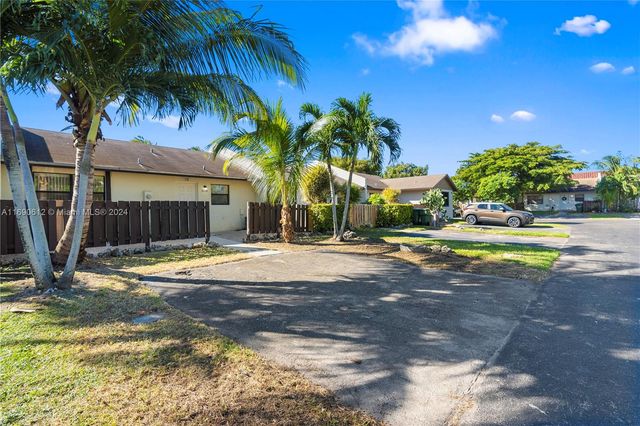 $325,000 | 1328 Woodpecker Street | Homestead