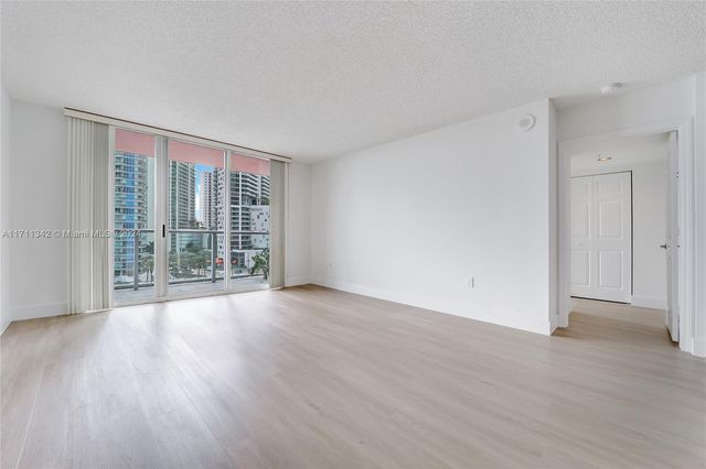 $675,000 | 1155 Brickell Bay Drive, Unit 609 | Brickell