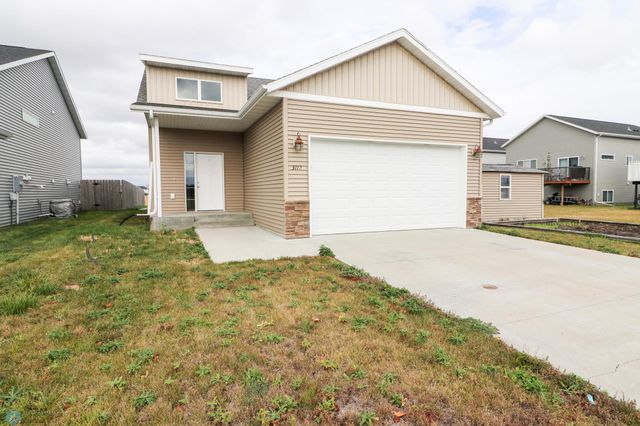 $349,900 | 3112 38th Avenue South | Moorhead