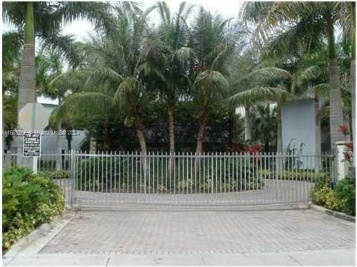 a view of a house with a street view