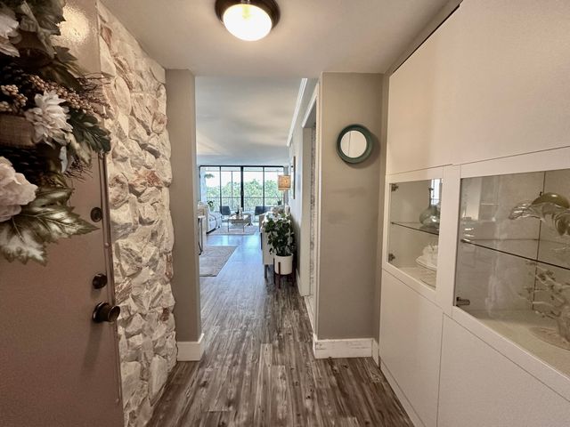 $569,999 | 2816 North 46th Avenue, Unit J682 | Emerald Hills