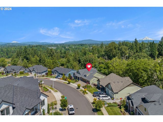 $844,500 | 3642 Southeast Myrtlewood Lane | Gresham Butte