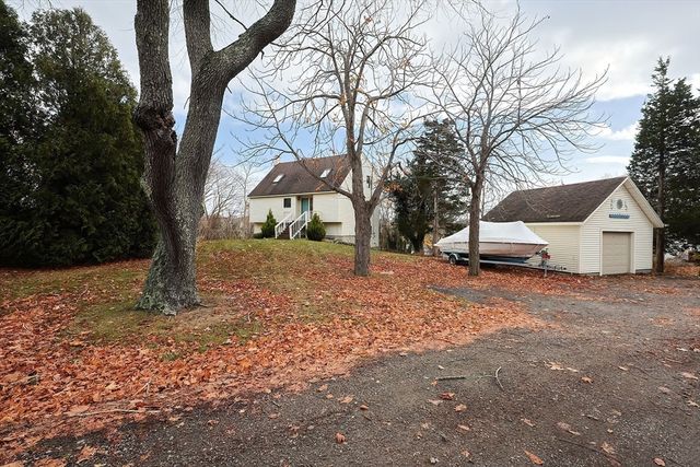 $779,900 | 21 Shore Hill Road | Riverdale