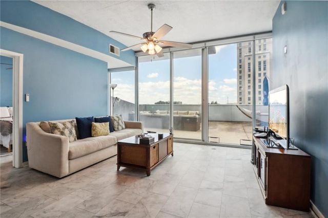 $499,000 | 3324 Peachtree Road Northeast, Unit 814 | North Buckhead