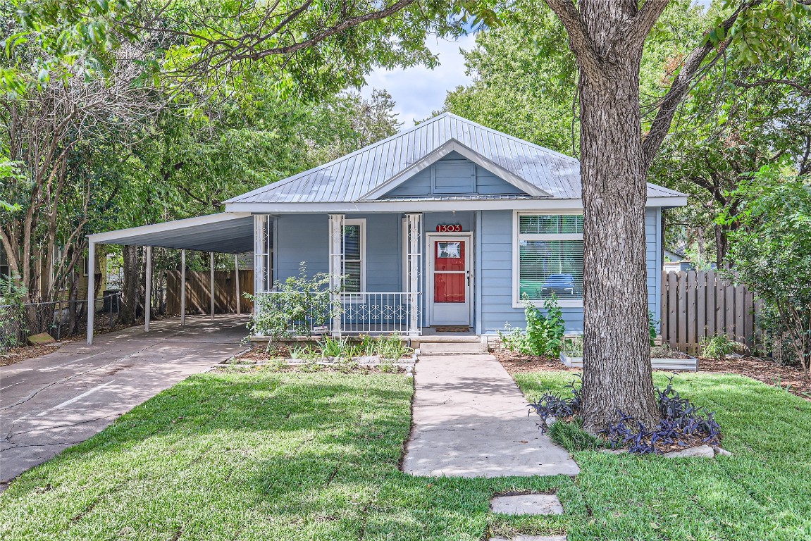 Prime Central Austin Location  Brentwood South (Georgian Terrace). Excellent AISD schools including top-rated Brykerwoods Elementary and OHenry MS.