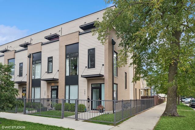 $3,900 | 1901 North Monticello Avenue | Logan Square