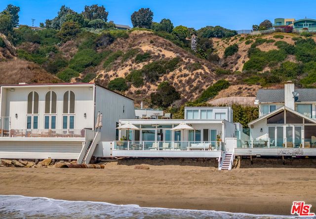 $9,850,000 | 22050 Pacific Coast Highway | Malibu Beach