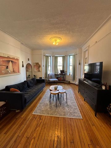 $3,850 | 215 10th Street, Unit 2 | Southeast Hoboken