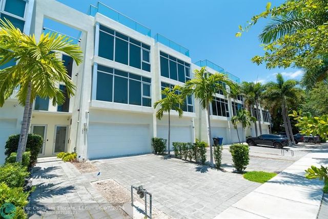 $4,490,000 | 205 Hendricks Isle | Hendricks and Venice Isles