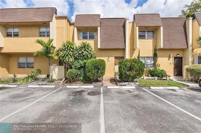 $240,000 | 5828 Blueberry Court, Unit 5828 | Blueberry Hill Condominiums