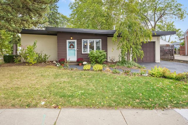 $335,000 | 387 North Grace Street | Lombard