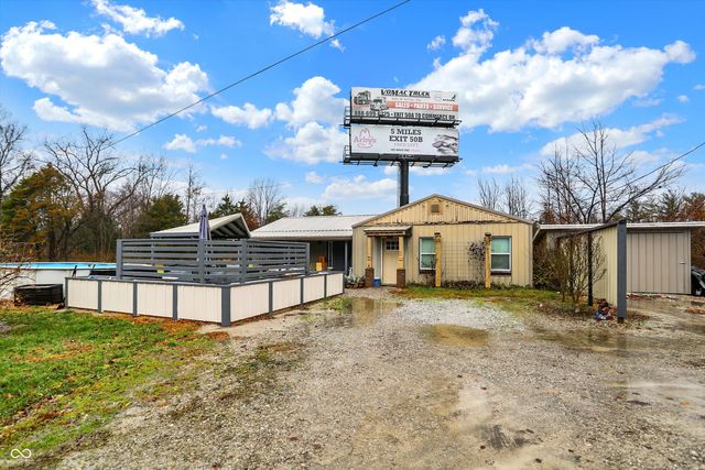 $320,000 | 1303 North Us Highway | Vernon Township - Jackson County