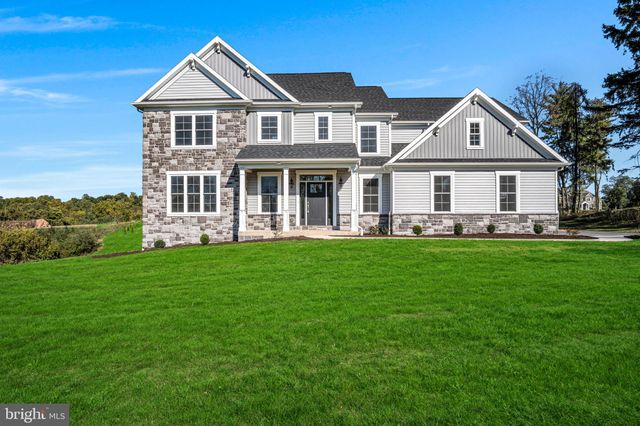 $877,900 | 402 Sawtooth Oak Drive | Fairview Township - York County