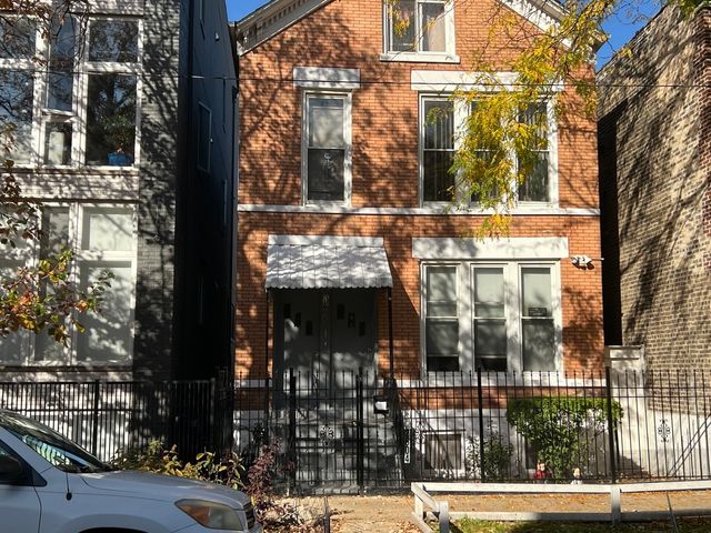 $700,000 | 2604 West Thomas Street | West Town