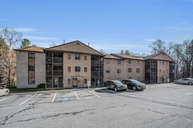 $275,000 | 12 Village Lane, Unit 40 | Tyngsborough