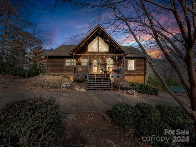 $925,000 | 417 Garden Lane | Lake Lure