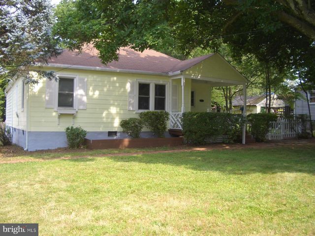 $3,000 | 2853 Fairmont Street | West Falls Church