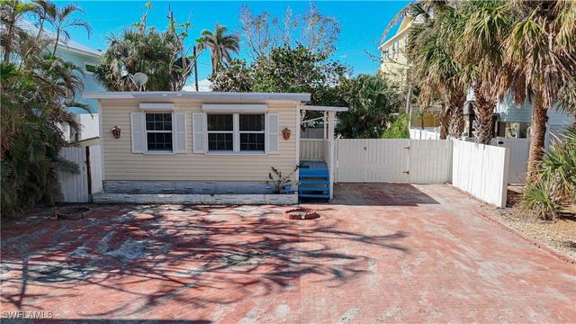 $585,000 | 159 Delmar Avenue | Fort Myers Beach