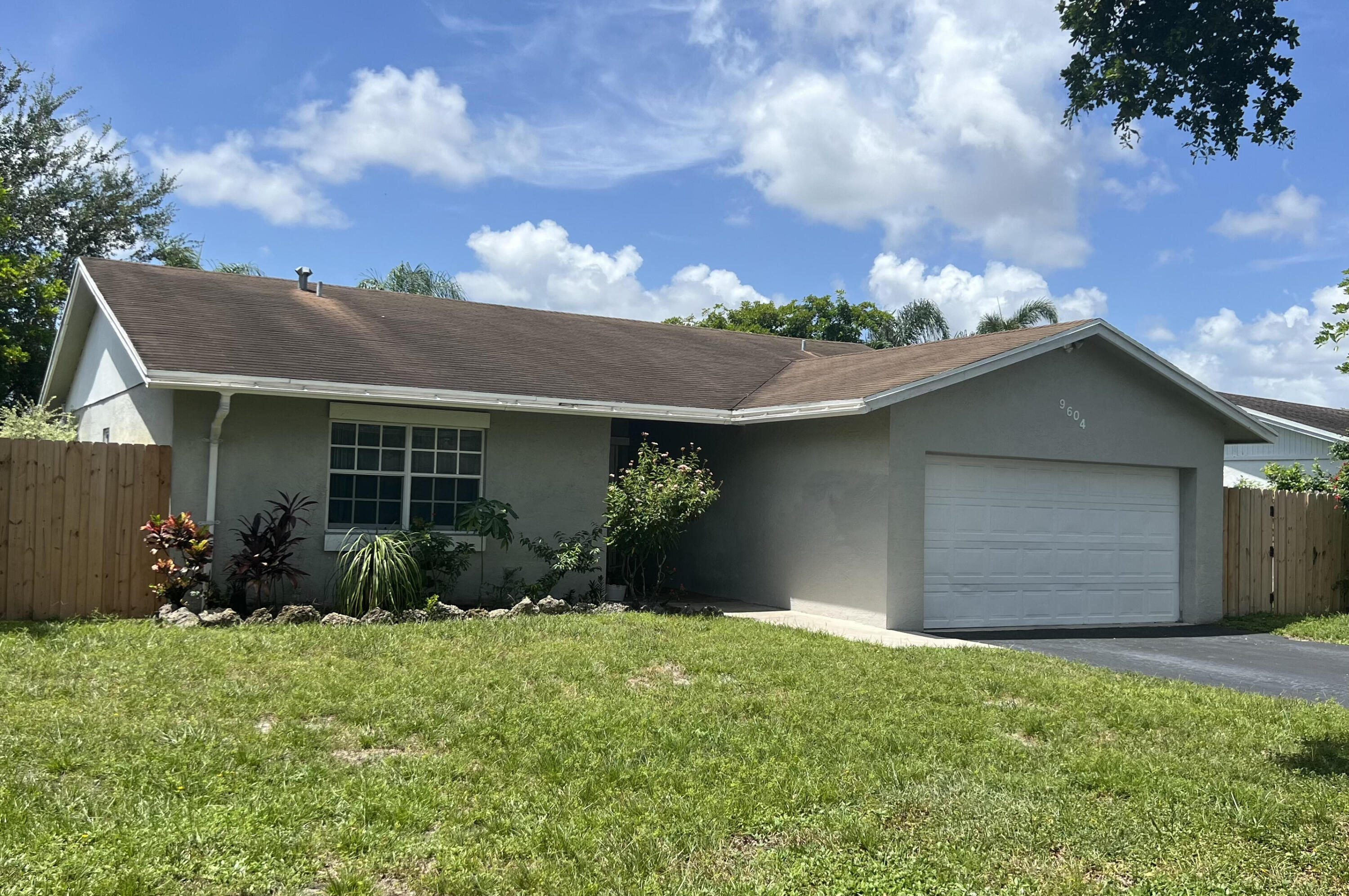 front view of house with a yard