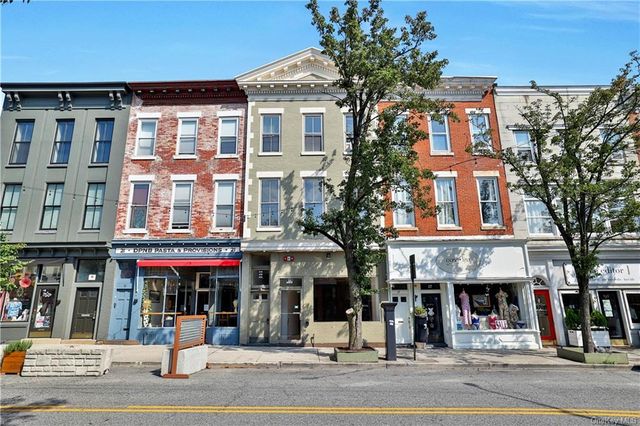 $2,000 | 19 West Broadway, Unit 3W | Central Nyack