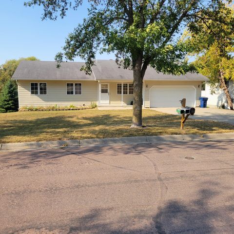 $319,000 | 725 Sunset Drive | Fergus Falls