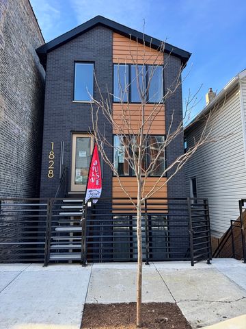 $435,000 | 1828 South Racine Avenue, Unit 1 | Pilsen