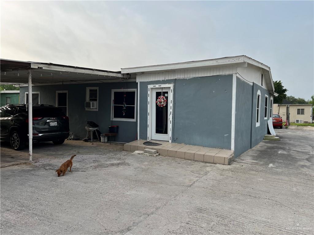 a view of a house with garage