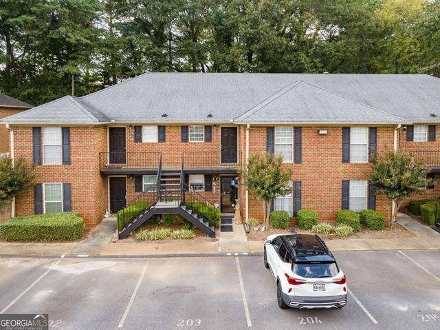 $229,900 | 1688 Prince Avenue, Unit 203 | Oglethorpe