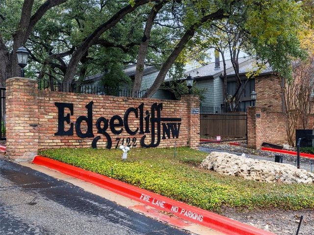 $335,000 | 7122 Wood Hollow Drive, Unit 22 | Edgecliff NW