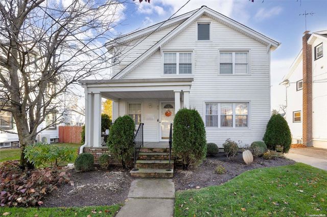 $779,000 | 60 Jarvis Place | Lynbrook