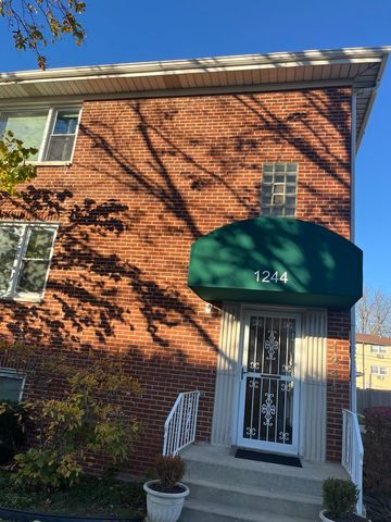 $2,300 | 1244 Brown Street, Unit 1 | Des Plaines