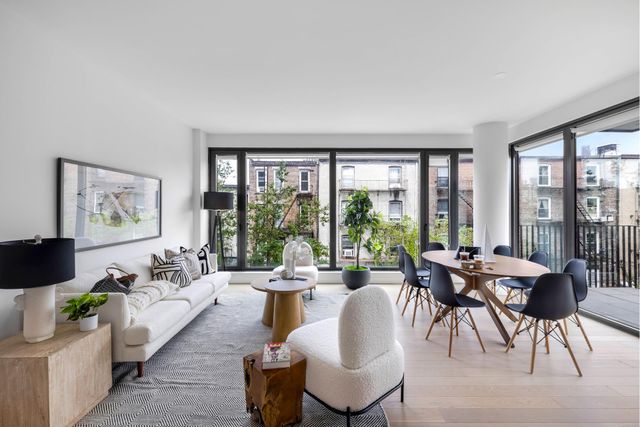 $2,400,000 | 145 President Street, Unit 3B | Carroll Gardens