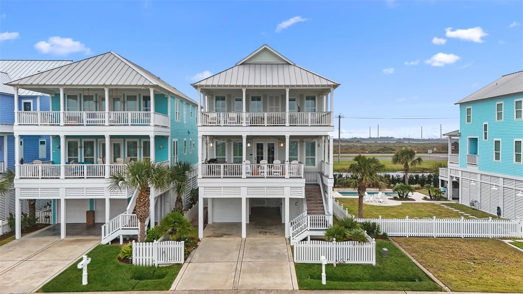 Welcome to the Starfish Residence, a luxurious coastal retreat located in the prestigious Beachside Village on Galveston’s West End.