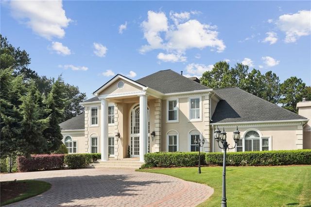 $1,990,000 | 721 Club Lane South | Atlanta Country Club Estates