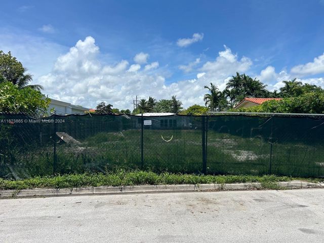 $1,600,000 | 9156 Emerson Avenue | Surfside