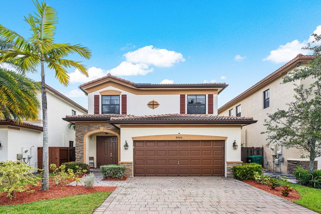 $925,000 | 8840 Northwest 99th Path | Doral