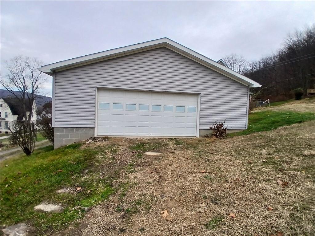 a view of backyard of house