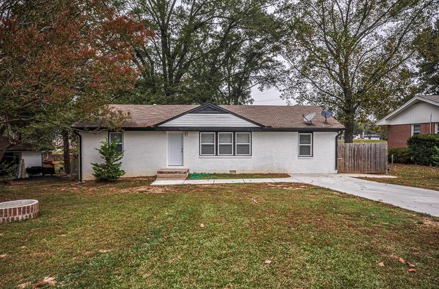 $299,900 | 1910 Austell Circle Southwest