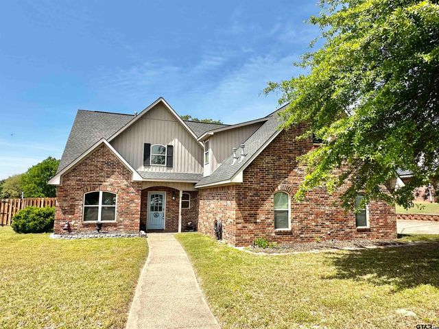 $399,500 | 636 Abbey Road | Lindale