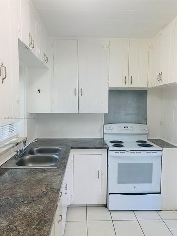 $1,799 | 690 Northeast 87th Street, Unit BACK | Shorecrest