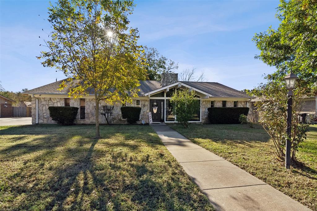 a view of house with outdoor space