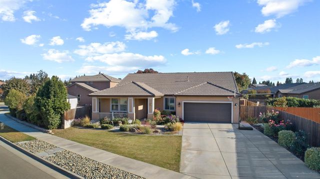 $470,000 | 1343 East Monte Vista Court | Visalia