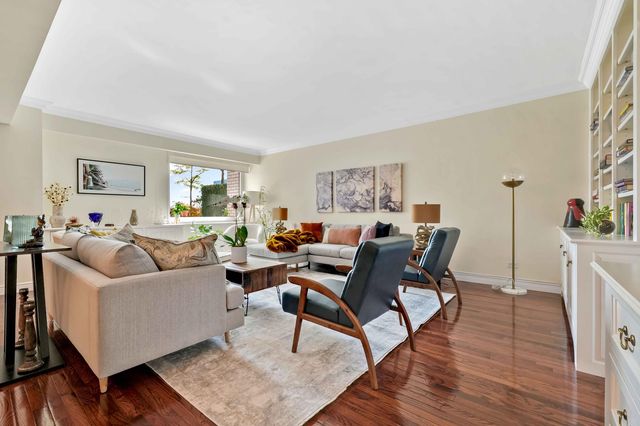 $899,000 | 45 Sutton Place South, Unit 2G | Sutton Place