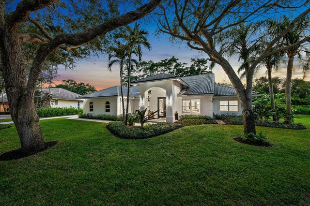 $1,349,000 | 9927 Canary Palm Way