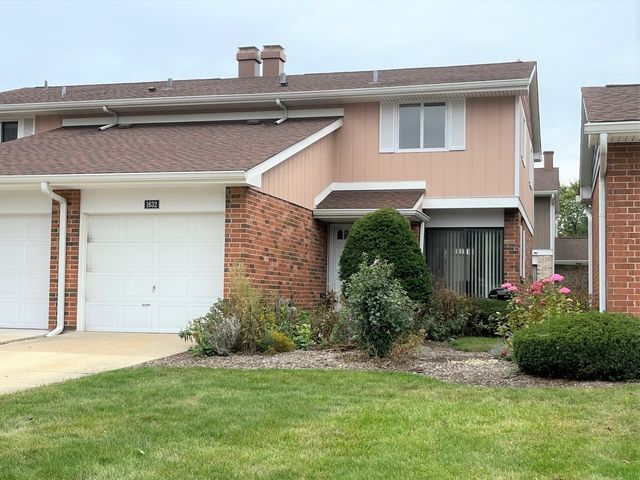 $307,900 | 1632 Dundee Drive | Wheaton